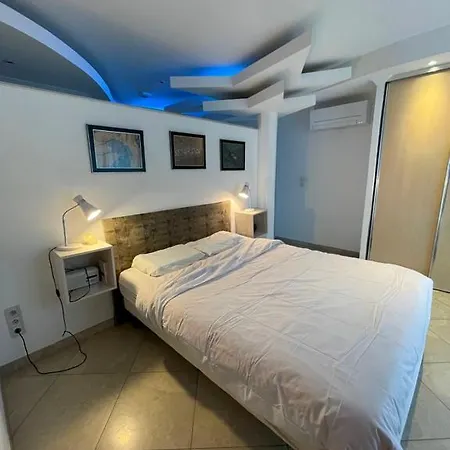 Villa Nimes בית נופש נים