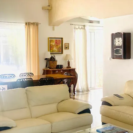 Villa Nimes
